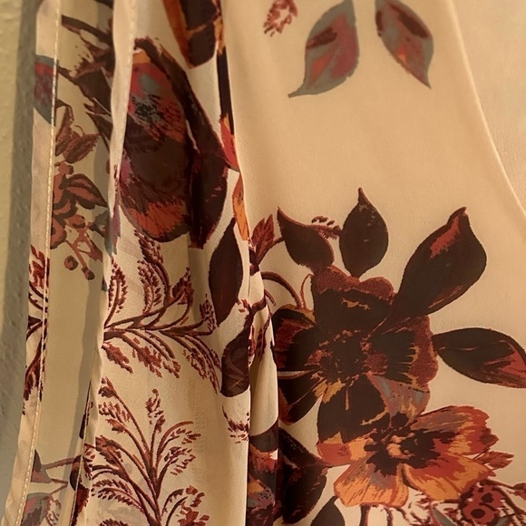 Shifting Dears Beige Floral Print Dress - Picture 8 of 11